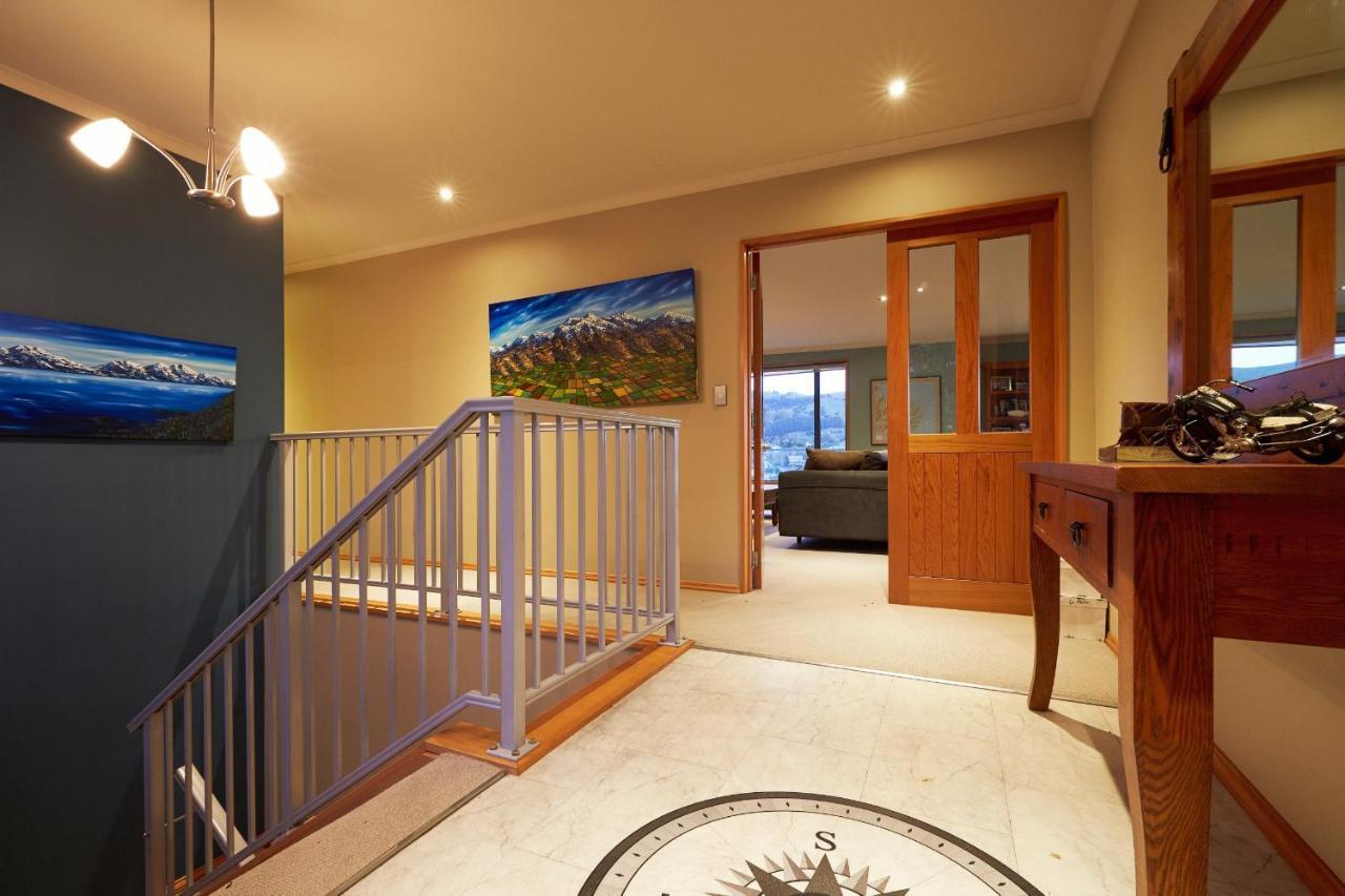 Akaroa Holiday Home Spacious And Quite With Stunning Harbour Views And Close To Town Eksteriør bilde