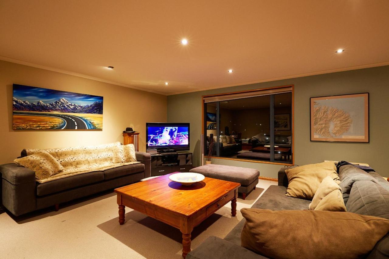 Akaroa Holiday Home Spacious And Quite With Stunning Harbour Views And Close To Town Eksteriør bilde