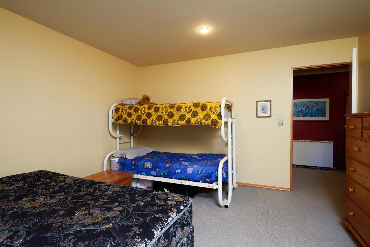 Akaroa Holiday Home Spacious And Quite With Stunning Harbour Views And Close To Town Eksteriør bilde